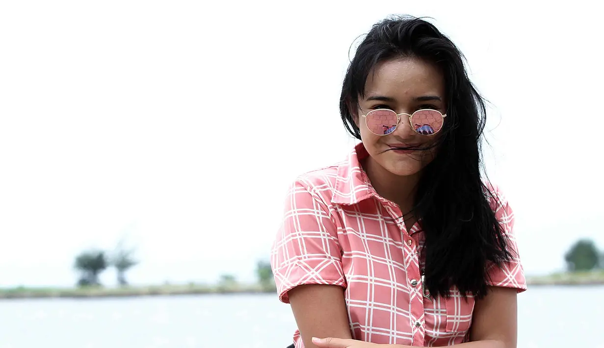 Demi perannya sebagai putri duyung, Manda juga rela kulitnya sedikit menghitam lantaran syuting di Kepulauan Seribu. (Deki Prayoga/Bintang.com)