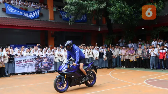 Foto: Toprak Razgatlioglu Pamer Aksi Freestyle Jelang Debut di MotoGP 2026