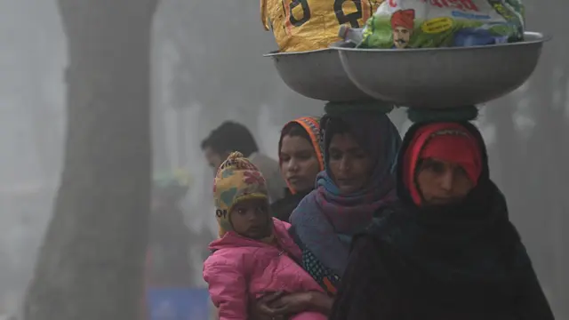 Kabut Tebal Polusi Selimuti New Delhi India