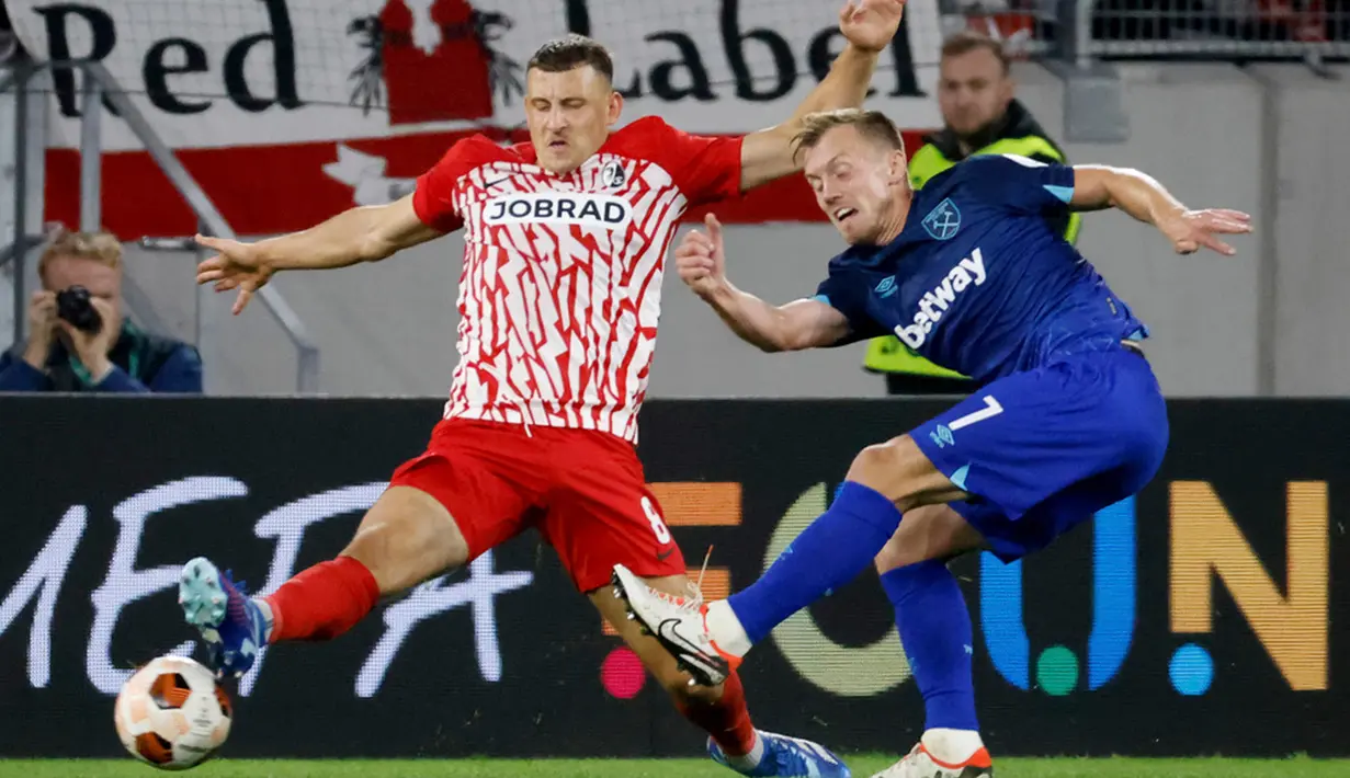 Meski kalah, Freiburg berada pada posisi kedua dengan tiga poin hasil sekali menang sekali kalah. (Philipp von Ditfurth/dpa via AP)