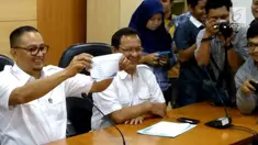 Kemenkominfo meminta aplikasi Whatsapp membersihkan konten porno yang ada dalam layanannya.