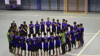 Unesa kawinkan gelar Rektor Unesa Handball Championship 2016 di GOR Futsal Internasional Unesa. (Bola.com/Fahrizal Arnas)
