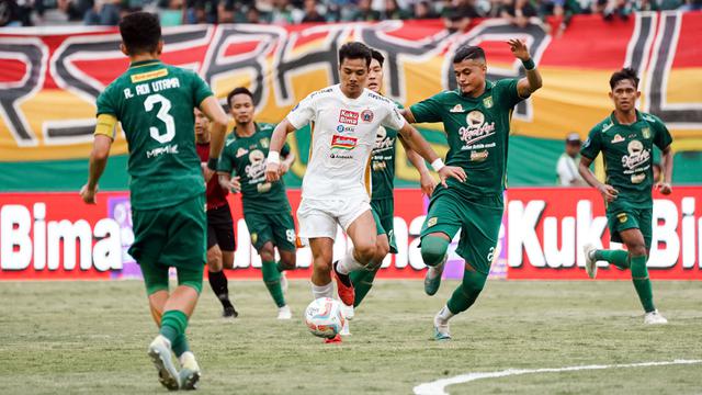 Foto: Hasil Imbang Kembali Diraih Persija Jakarta Ketika Bertandang ke Markas Persebaya