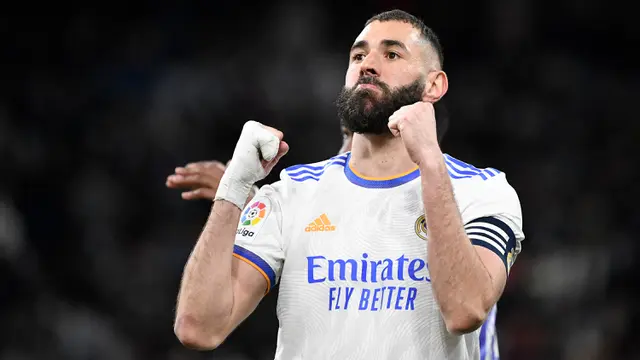 Foto: Perban di Tangan Kanan Karim Benzema Bukan Gaya-gayaan, Jadi Inspirasi Apparel Ternama Rilis Film Pendek Hand of Gold