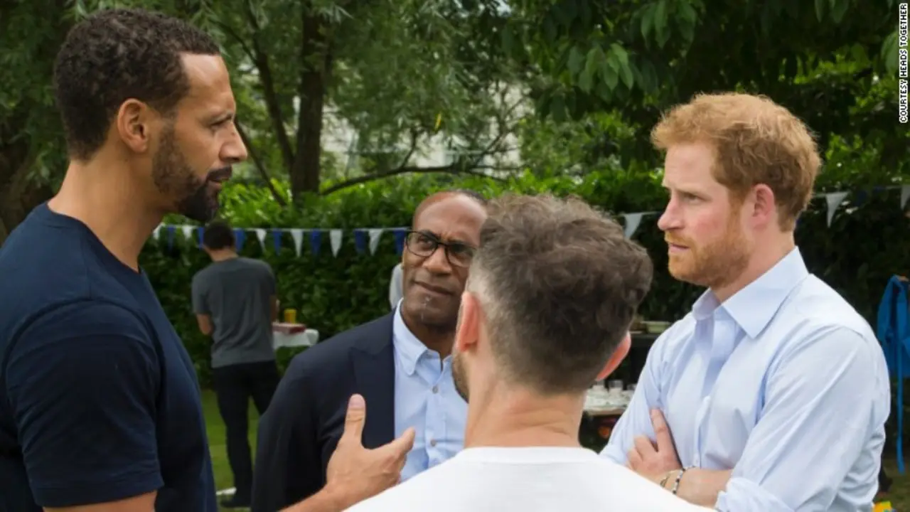 Pangeran Harry bicara dari hati ke hati bersama Rio Ferdinand.