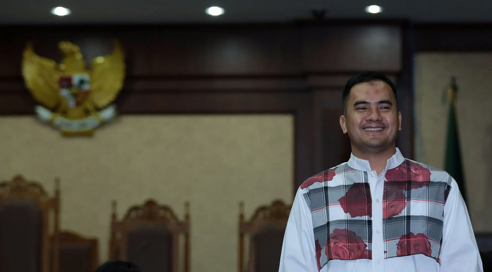 Menjadi salah satu tahanan KPK, Saipul Jamil mengaku memiliki banyak waktu untuk menciptakan lagu. Sebuah lagu diciptakan berjudul KPK yang menceritakan dari sisi romantisnya. (Deki Prayoga/Bintang.com)
