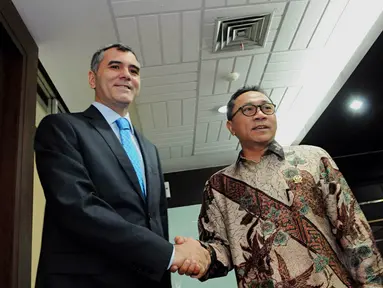 Ketua MPR, Zulkifli Hasan, menerima Duta Besar Turki, Zakeriya Akcam di Gedung Parlemen, Jakarta, Senin (3/11/2014). (Liputan6.com/Andrian M Tunay)