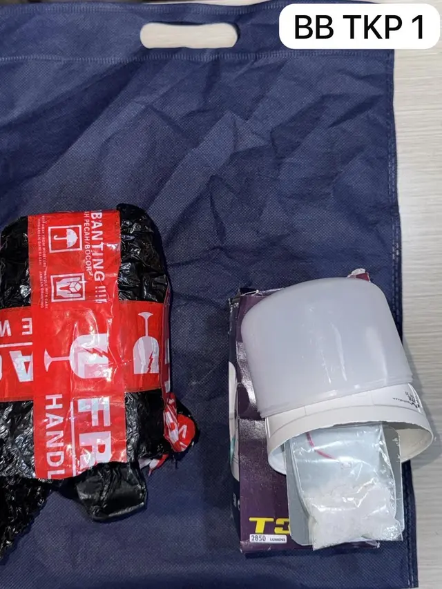 Barang bukti sabu yang diamankan Polisi dari pemuda berinisial AR (20) yang ditangkap di Jagakarsa, pada Senin (8/9/2025).