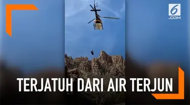 Seorang bocah jatuh dari air terjun Seven Falls, Arizona, Amerika Serikat. Proses evakuasi dilakukan dengan mengerahkan helikopter.