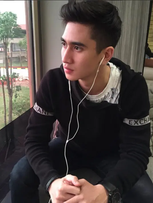 Tak puas dengan dunia akting, Verrel pun terjun kedunia DJ dan Modeling. (viainstagram@verrellbramasta/Bintang.com)