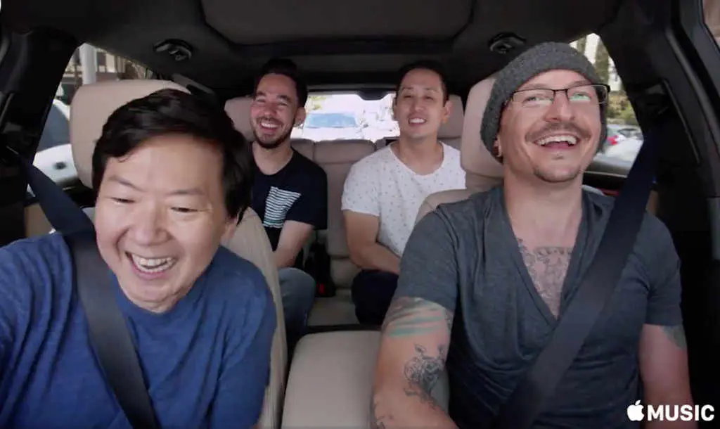 Chester Bennington, Mike Shinoda, Joe Hahn, dan aktor Ken Jeong dalam Carpool Karaoke bersama James Corden. (eonline.com)