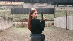 Aktris dan model Cassandra Lee, dikabarkan bahwa kini sudah memiliki kekasih baru. Dalam beberapa unggahan Instagram terbarunya, ia banyak abadikan momen bersama Ryuken Lie yang merupakan seorang aktor pemain sinetron. (Liputan6.com/IG/@cassandraslee)