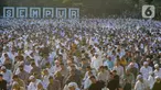 Warga melaksanakan sholat Idul Adha di Taman Sempur, Kota Bogor, Jawa Barat, Rabu (28/6/2023). Ribuan warga Muhammadiyah di wilayah Bogor memusatkan pelaksanaan sholat Idul Adha 1444 Hijriyah di Taman Sempur. (merdeka.com/Arie Basuki)