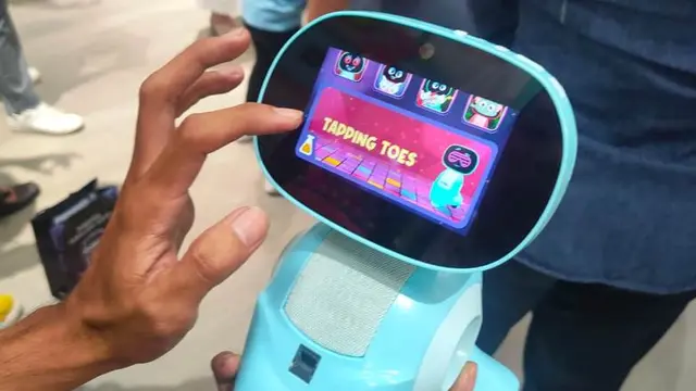 Peluncuran Robot AI Miko 3.