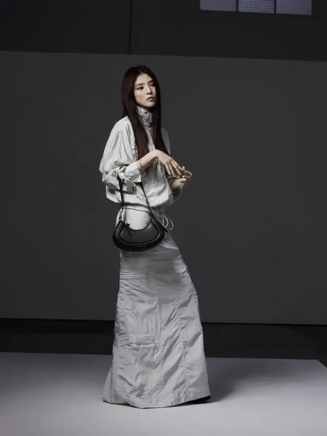 Aktris Korea Selatan, Han So Hee, 28 Tahun, Melarang Fans Diet agar Memiliki Tubuh Kurus seperti Dirinya. Han So Hee Mengingatkan Fans untuk Memperhatikan Kesehatannya (instagram.com/xeesoxee)