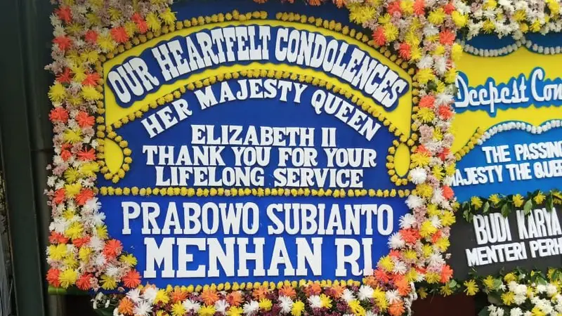 Karangan bunga dari Prabowo Subianto untuk Ratu Elizabeth II.