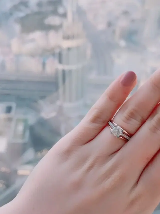 Liburan ke Dubai, Ini 6 Momen Abash Beri Cincin ke Jeje di Puncak Burj Khalifa