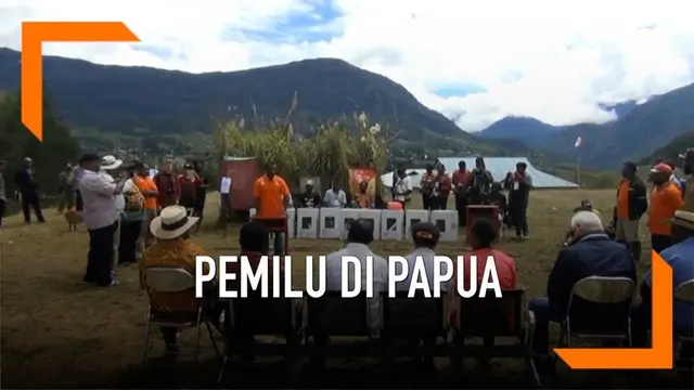 Warga Kabupaten Puncak, Papua selesai memberikan hak pilihnya dalam Pemilu 2019 dengan sistem noken. Hasilnya pasangan Jokowi-Ma;ruf menang 100% di Kabupaten Puncak.