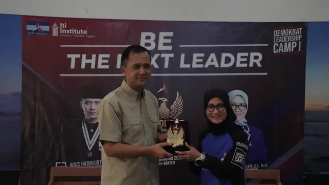 Mentrans Iftitah Sulaiman dan Iti Octavia Jayabaya. (Selasa, 28/01/2025). (Demokrat Banten).