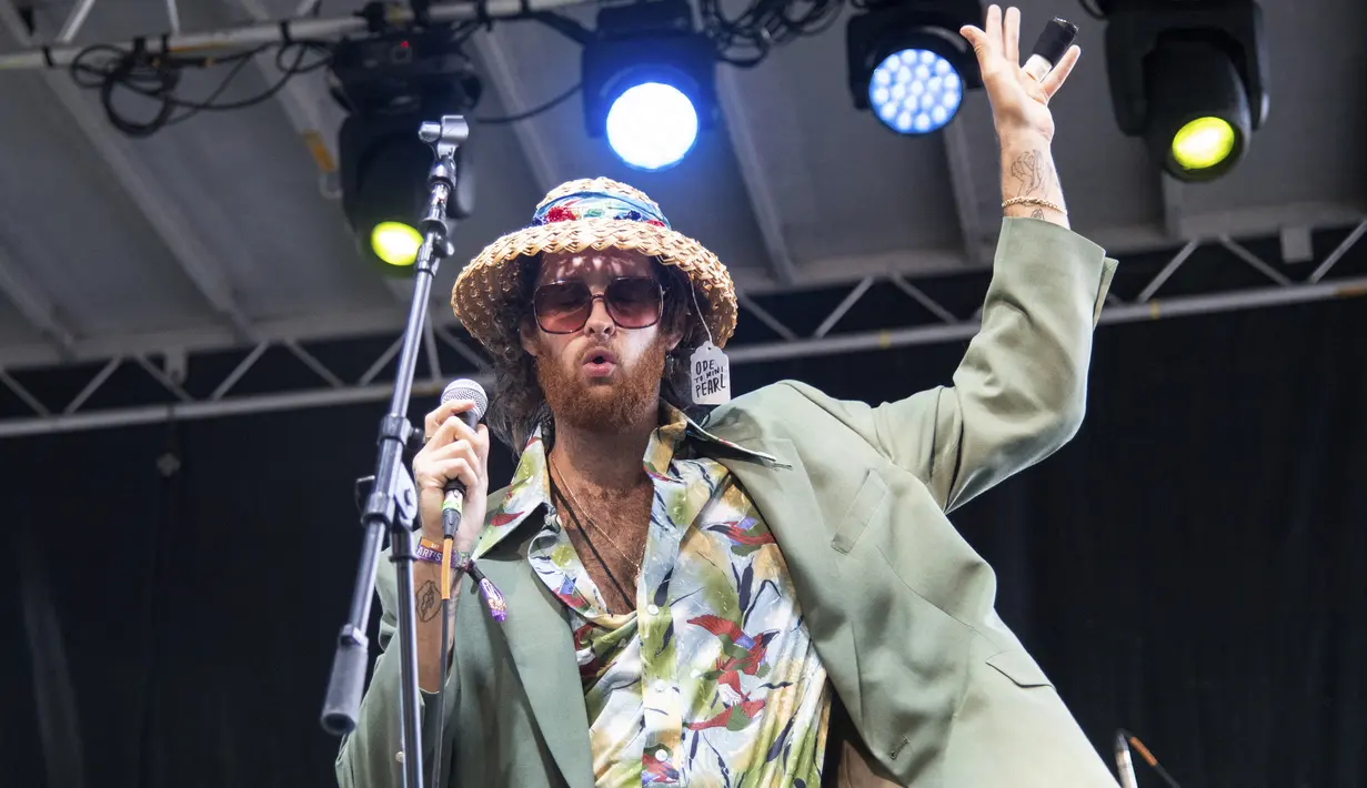 Baby Jake tampil pada hari ketiga Festival Musik Lollapalooza di Grant Park, Chicago, Amerika Serikat, 30 Juli 2022. Hampir 100 ribu orang dari seluruh dunia datang ke Festival Musik Lollapalooza 2022 yang menjadi salah satu festival musik terbesar di Amerika Serikat. (Photo by Amy Harris/Invision/AP)