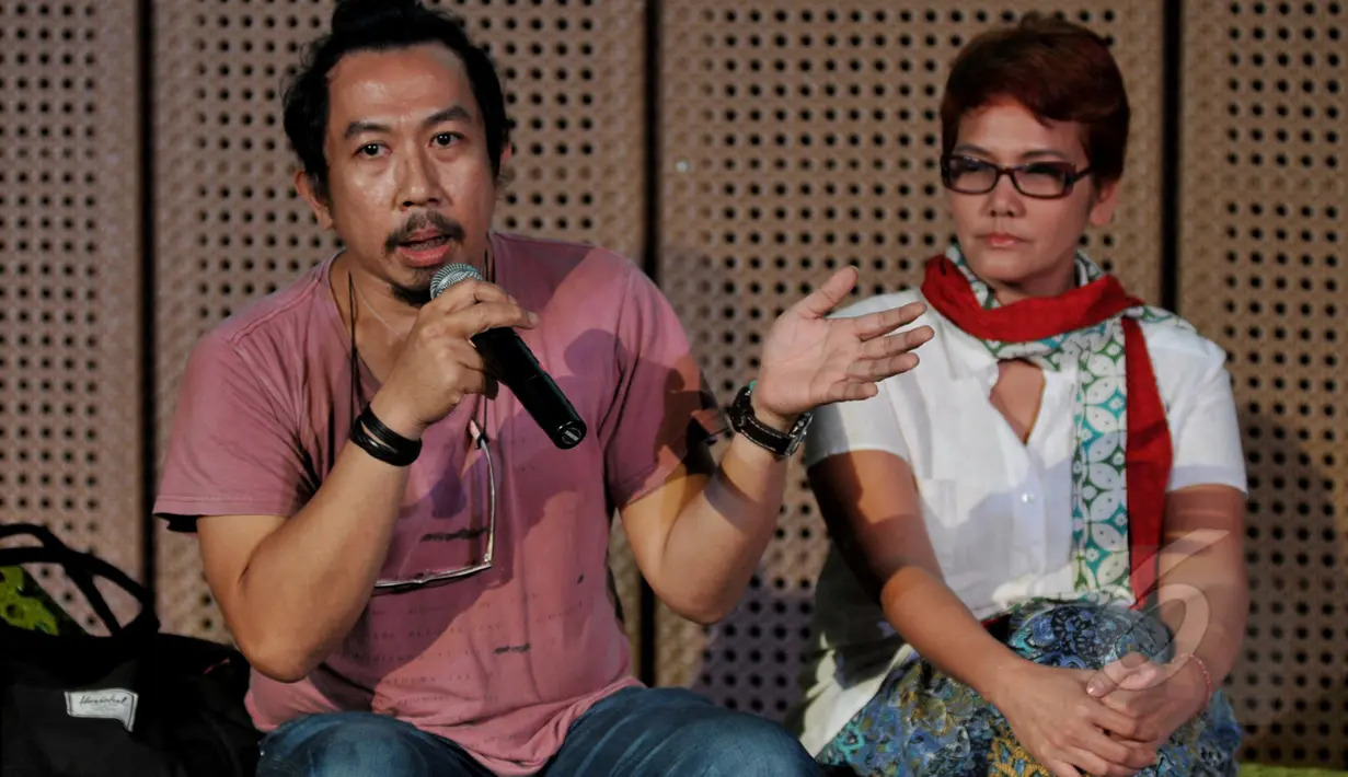 Andrianto Sinaga (Event Disainer Filartc) dan Leni Lolang (Direktur Filartc) saat menghadiri konferensi pers "Film and Art Celebration" (FILARTC) 2015 di Jakarta, Selasa, (17/3/2015). (Liputan6.com/Johan Tallo)