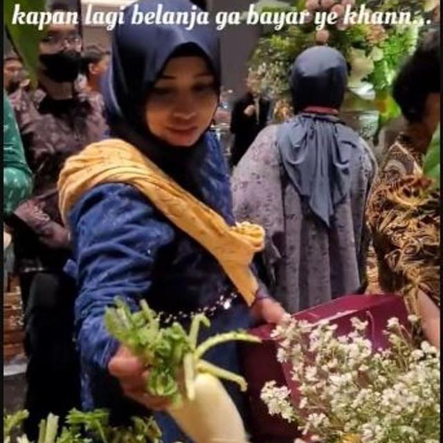 Pesta Pernikahan Unik di Surabaya, Tamu Bebas Pulang Bawa Buah dan Sayuran