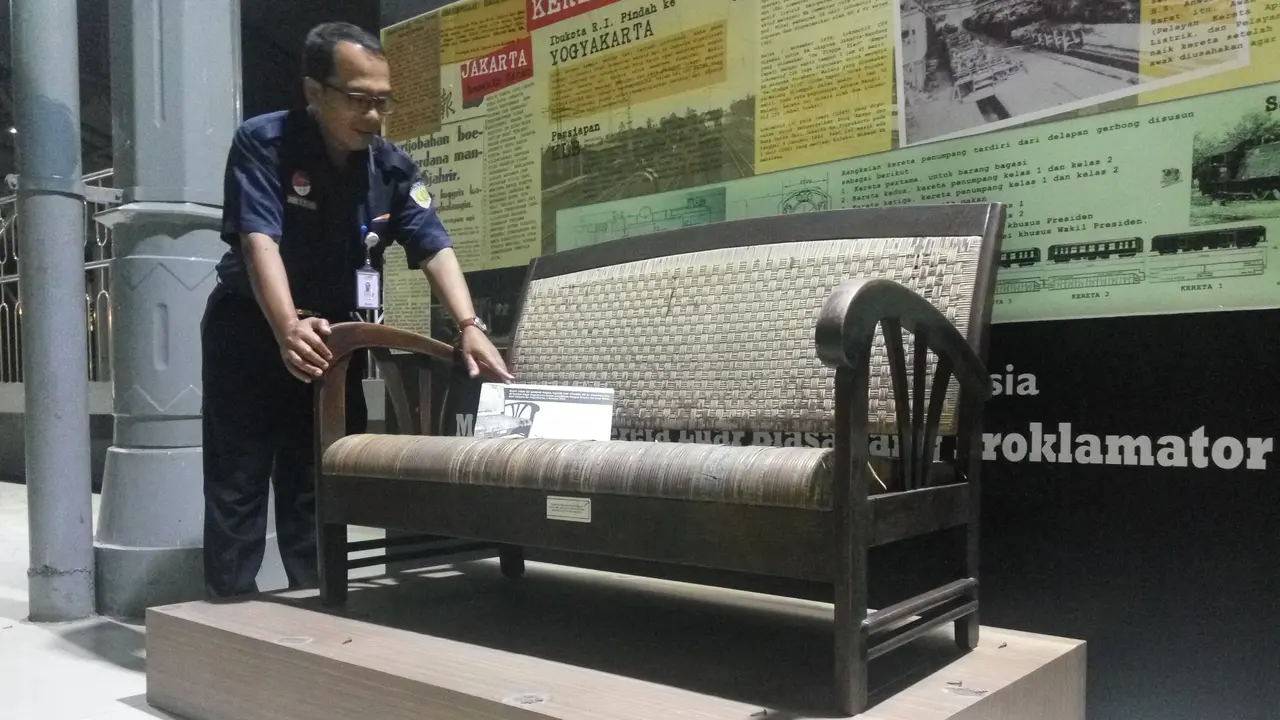 Kursi Rotan Stasiun Yogyakarta