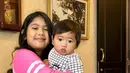 Rambut kakak Aira sudah tebal, rambut baby G belum, 4 November 2018. (Liputan6.com/IG/@aniyudhoyono)