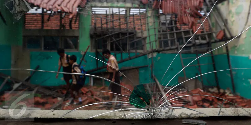 20151021-Tak Punya Anggaran, SDN Kramat Jati 12 Terbengkalai-Jakarta