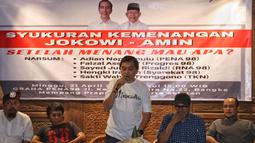 Aktivis 98 berbicara dalam diskusi sekaligus syukuran kemenangan capres-cawapres nomor urut 01 Joko Widodo atau Jokowi dan Ma'ruf Amin versi quick count di Jakarta, Minggu (21/4). Diskusi bertajuk 'Setelah Menang Mau Apa?'. (Liputan6.com/JohanTallo)