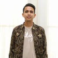 Pemain film Dilan 1991 berkunjung kerumah Dinas Ridwan Kamil (Adrian Putra/Fimela.com)