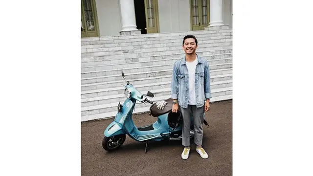 Akan Tur ke Indonesia Timur, Ini 7 Potret Ananda Omesh dan Motor Kesayangannya