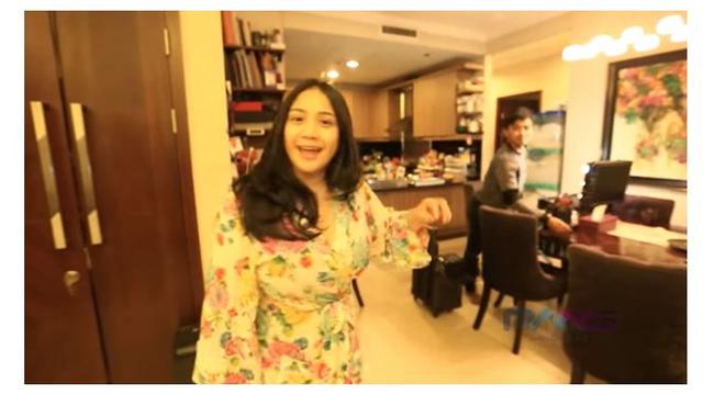 5 Potret Nagita Slavina saat Pakai Daster, Sederhana dan Natural