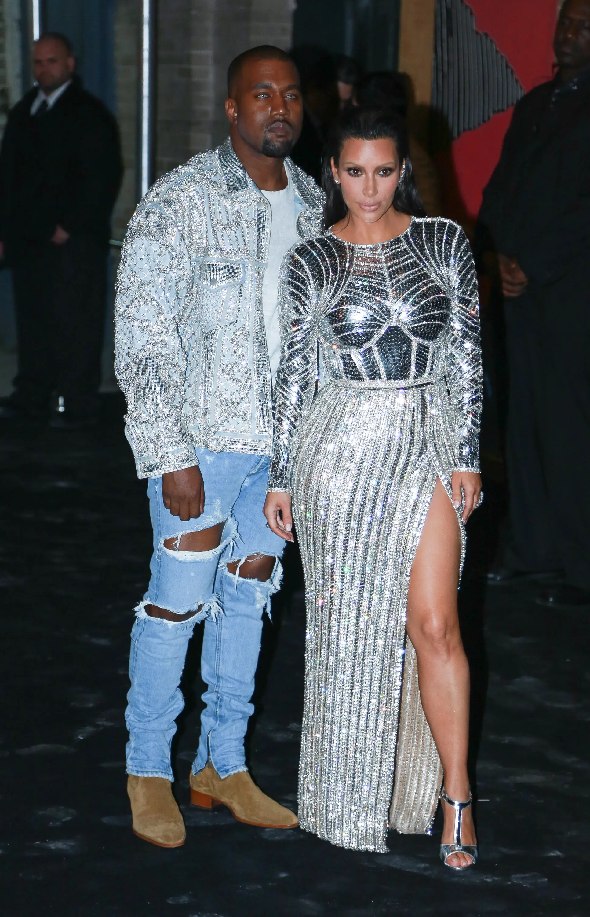 Kim Kardashian dan Kanye West dalam Met Gala 2016. (AFP/BIntang.com)