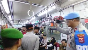 Polisi Sisir KRL, Cegah Pelajar Ikut Demo 27 Agustus di Jakarta