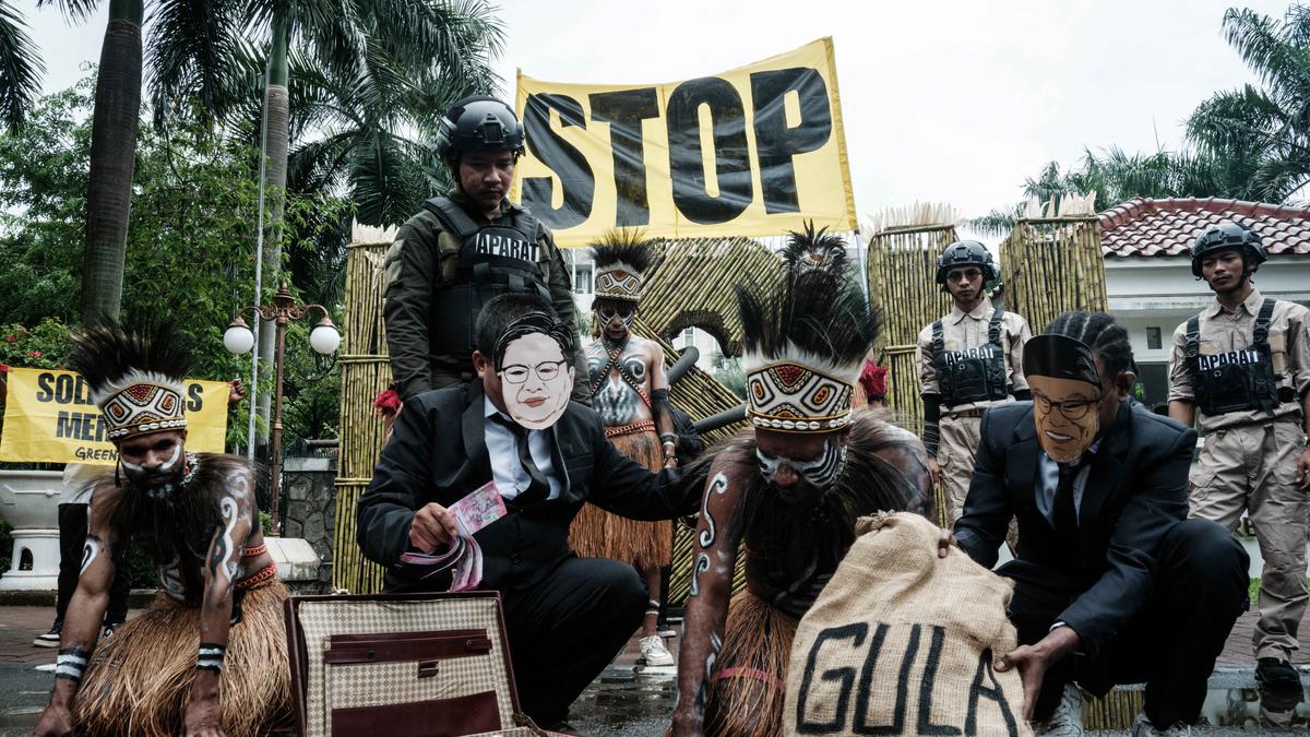 Gelar Aksi Damai, Aktivis Greenpeace Indonesia dan Pemuda Papua Tolak PSN Tebu di Merauke