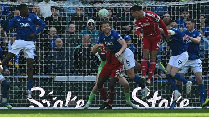 Everton vs Liverpool: Virgil van Dijk Jadi Pahlawan di Menit Akhir, The Reds Jadi Penguasa Merseyside