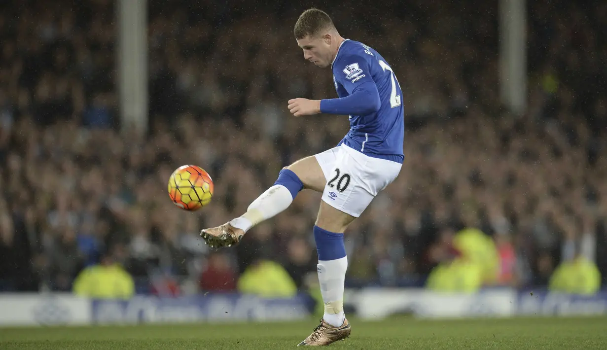Gelandang Everton, Ross Barkley mengoleksi 7 assists hingga pekan ke-25 Liga Premier Inggris. (AFP/Oli Scarff)