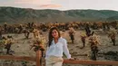 Nikita Willy merupakan salah satu selebriti yang menyukai travelling. Momen travelling ini kerap ditemani oleh suaminya dalam berbagai kesempata. Salah satu momen liburan serunya ialah saat mengunjungi sebuah gurun yang ada di Amerika Serikat. (Liputan6.com/IG/