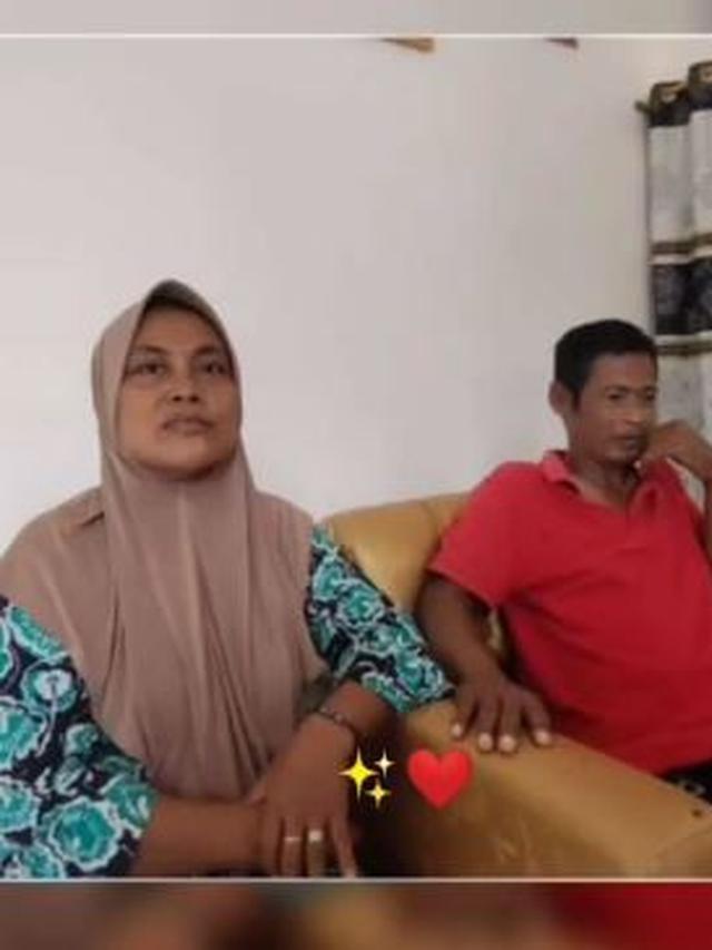 6 Potret Kesederhanaan Orang Tua Pratama Arhan, Enggak Suka Neko-Neko