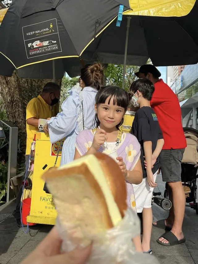 Gaya Stylish Gempita saat Liburan ke Singapura Bersama Gisella, credit: Instagram @gisel_la