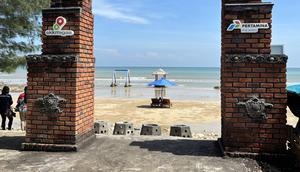 Pantai Pasir Putih Tlangoh, Bangkalan, Madura (Liputan6.com/Ady Anugrahadi)