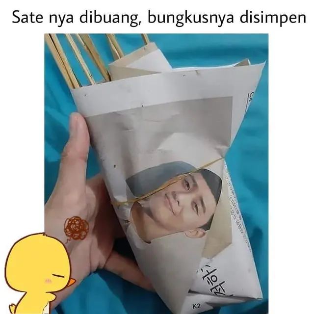 6 Potret Bungkus Makanan dengan Foto Seleb Ini Bikin Tawa Pecah