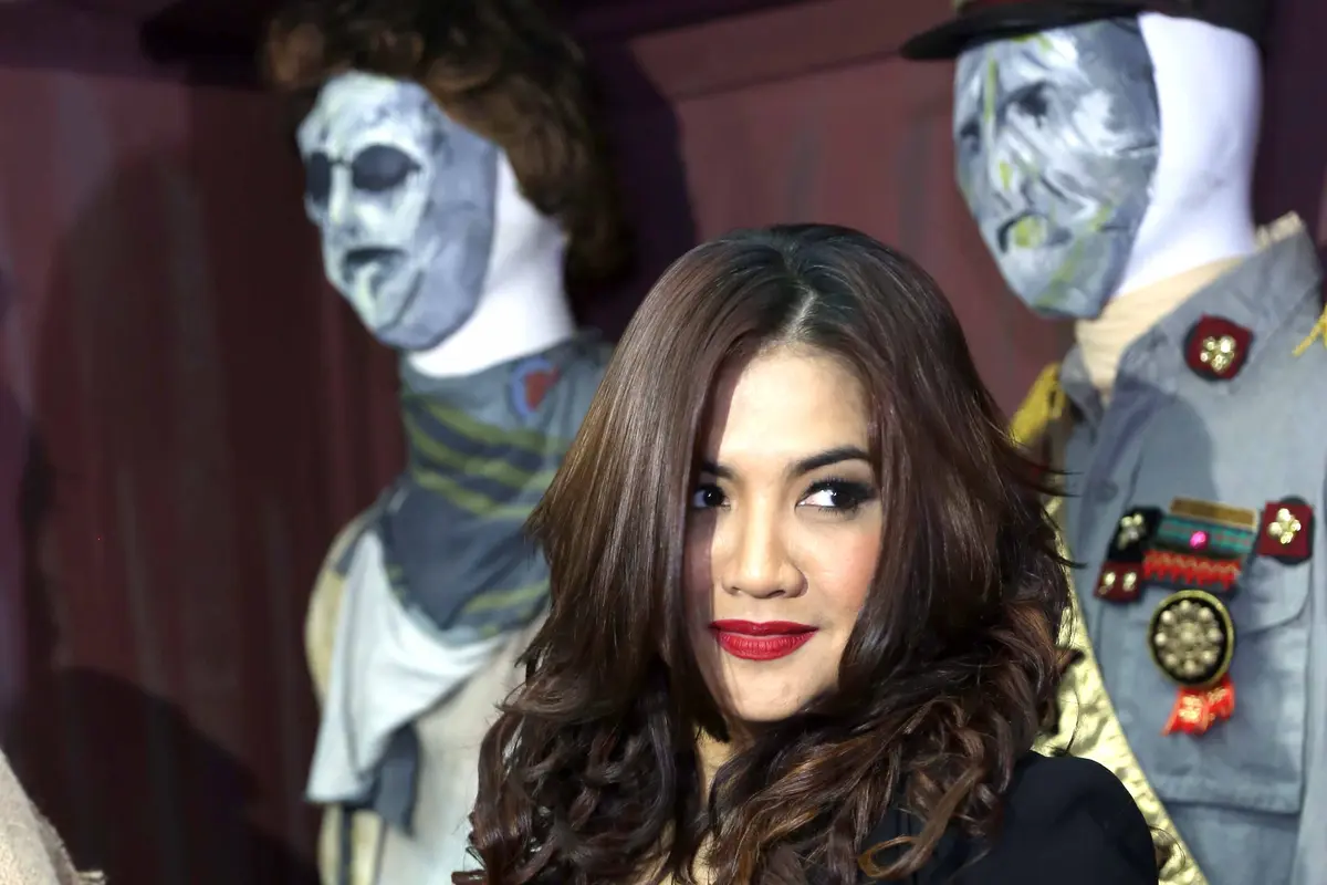 [Bintang] Cornelia Agatha Opera Ikan Asin