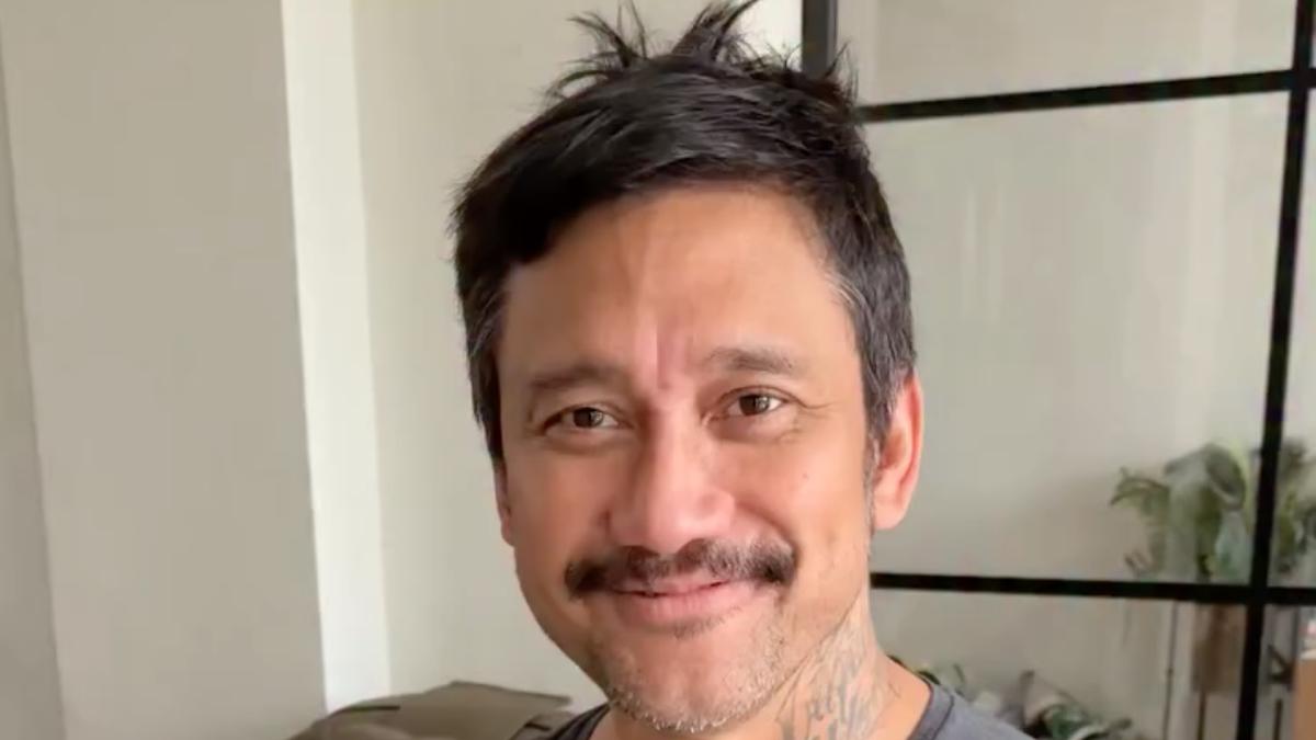 Tora Sudiro Latihan Menari 2 Jam Per Hari Demi Film Janur Ireng, Ucap Terima Kasih ke Marthino Lio