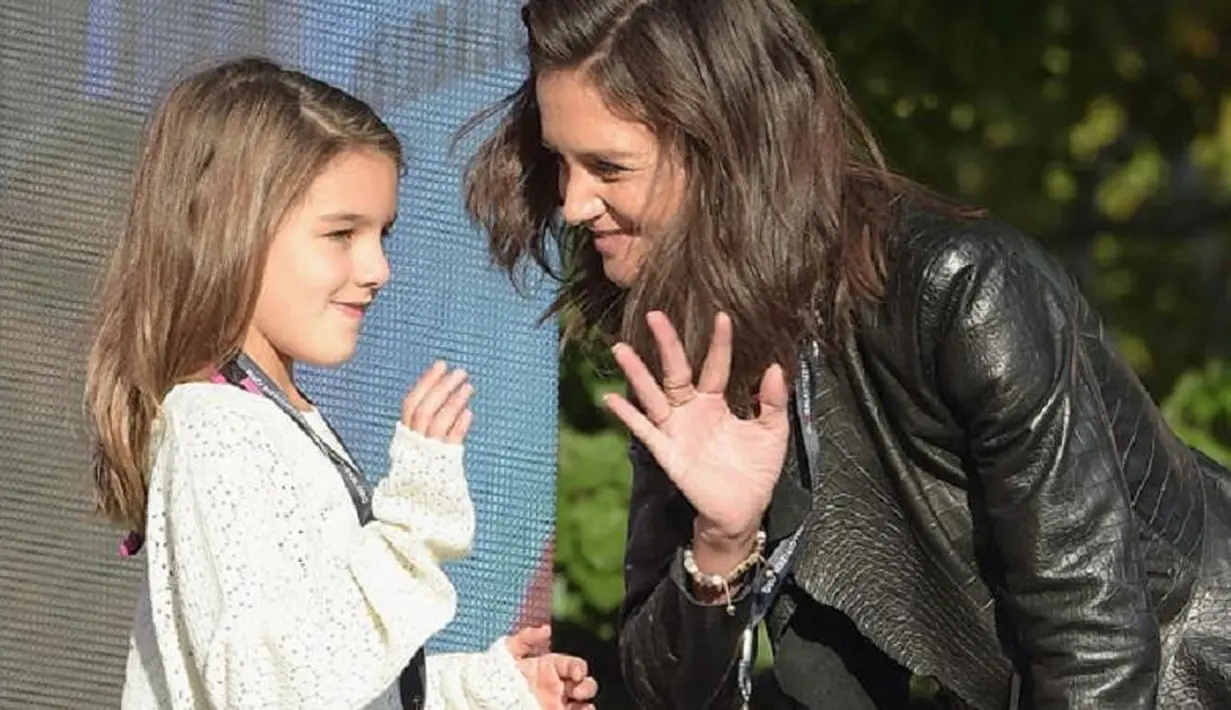 Sumber tersebut mengatakan bahwa Suri benar-benar sangat baik dan ramah saat berjualan. (Loop PNG)