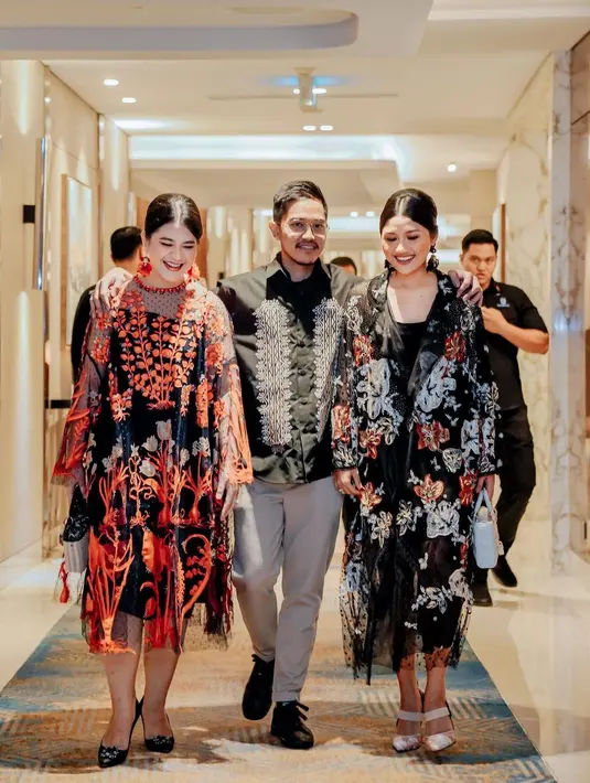 Mana penampilan Kahiyang yang jadi favoritmu, Sahabat FIMELA? [Foto: Instagram/ayanggkahiyang]