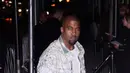 Kanye West selalu mengolok-olok Kim Kardashian. Kanye juga berkata tak sopan dan mengejek tubuh istrinya dengan sapaan 'gemuk'. Hal tersebut membuat Kim marah dan tak bergairah. (AFP/Bintang.com)