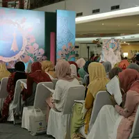 Audisi Puteri Muslimah Indonesia 2017 kembali digelar dan kali ini giliran ibukota Jakarta yang menjadi tempat berlangsungnya audisi. Ratusan remaja wanita berhijab tampak antusias memadati lokasi audisi. (Galih W. Satria/Bintang.com)
