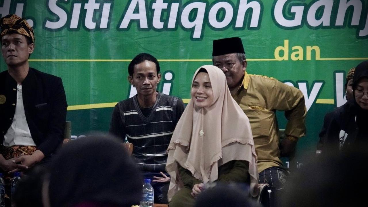 Istri calon presiden nomor urut 3 Ganjar Pranowo, Siti Atikoh